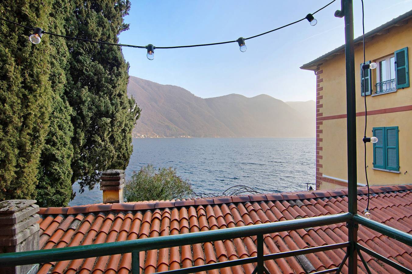 Apartamento entero, Apartamento 'Fogazzaro Lake View' con vistas al lago, Wi-Fi y aire acondicionado in Oria (Valsolda), Valsolda