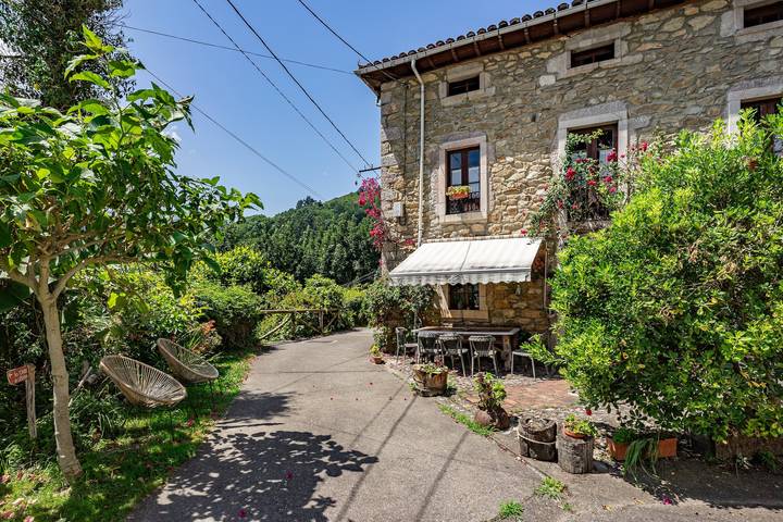 La Valleja – Natuur, ruimte en ontspanning in het hart van Asturië in Peñamellera Alta, Cornisa Cantábrica (Spanje)