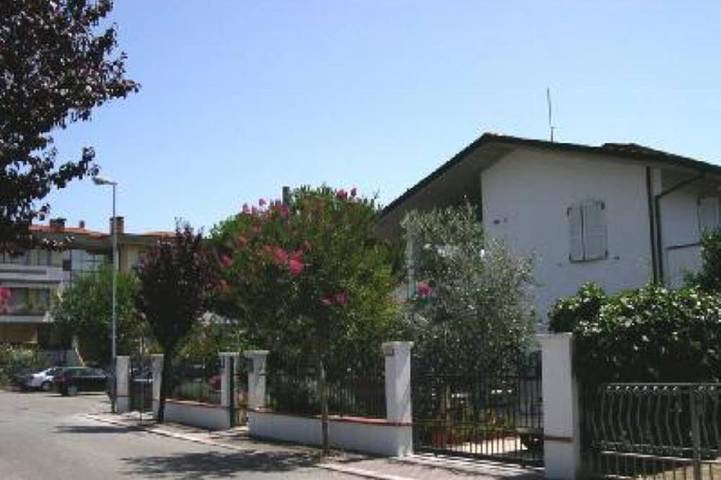 Villa für 6 Personen, mit Balkon und Garten in San Mauro A Mare