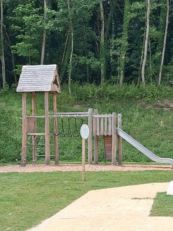 Location de vacances pour 2 personnes, avec jardin à Signy-l'Abbaye - 3