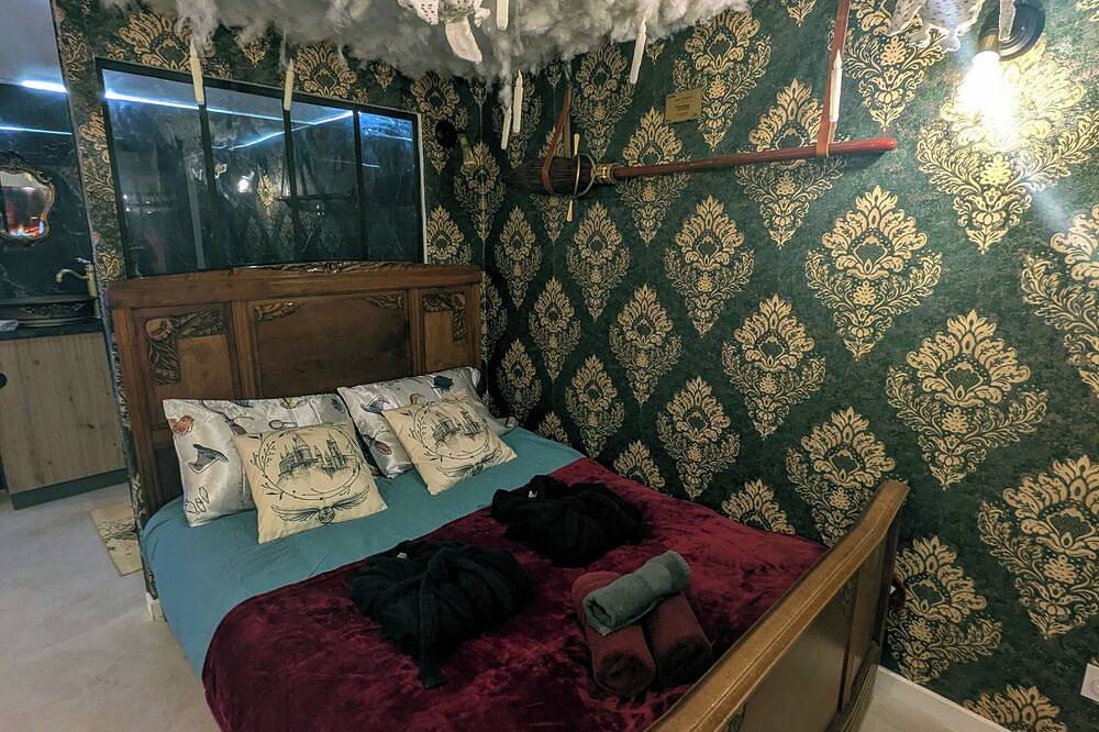 Entire apartment, The Sorcerer's Den in Caumont-sur-Durance, Vaucluse