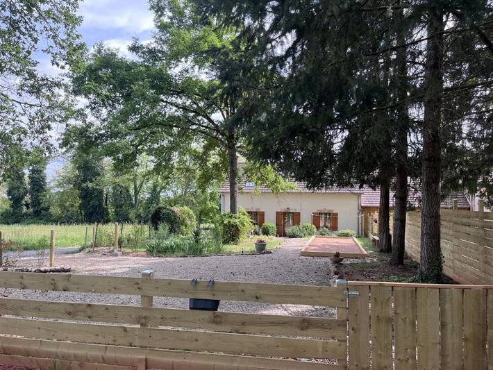 Maison de campagne pour 8 personnes, avec Terrasse et Jardin à Saint-Désiré