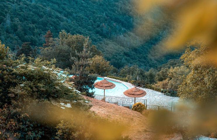 Gîte pour 2 personnes, avec sauna et jardin ainsi que piscine et terrasse, animaux acceptés
