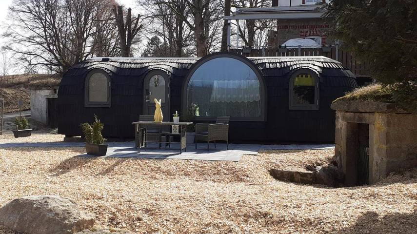 Ferienhaus für 3 Personen, mit Whirlpool und Terrasse sowie Garten und Sauna