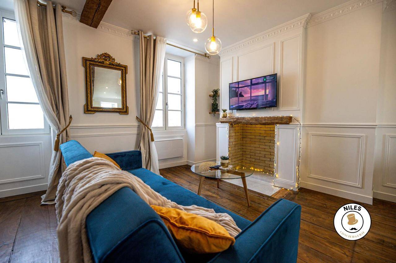 Appartement entier, L'Haussmann, Rare, Appartement Vue Château et Palmiers in Pau, Béarn