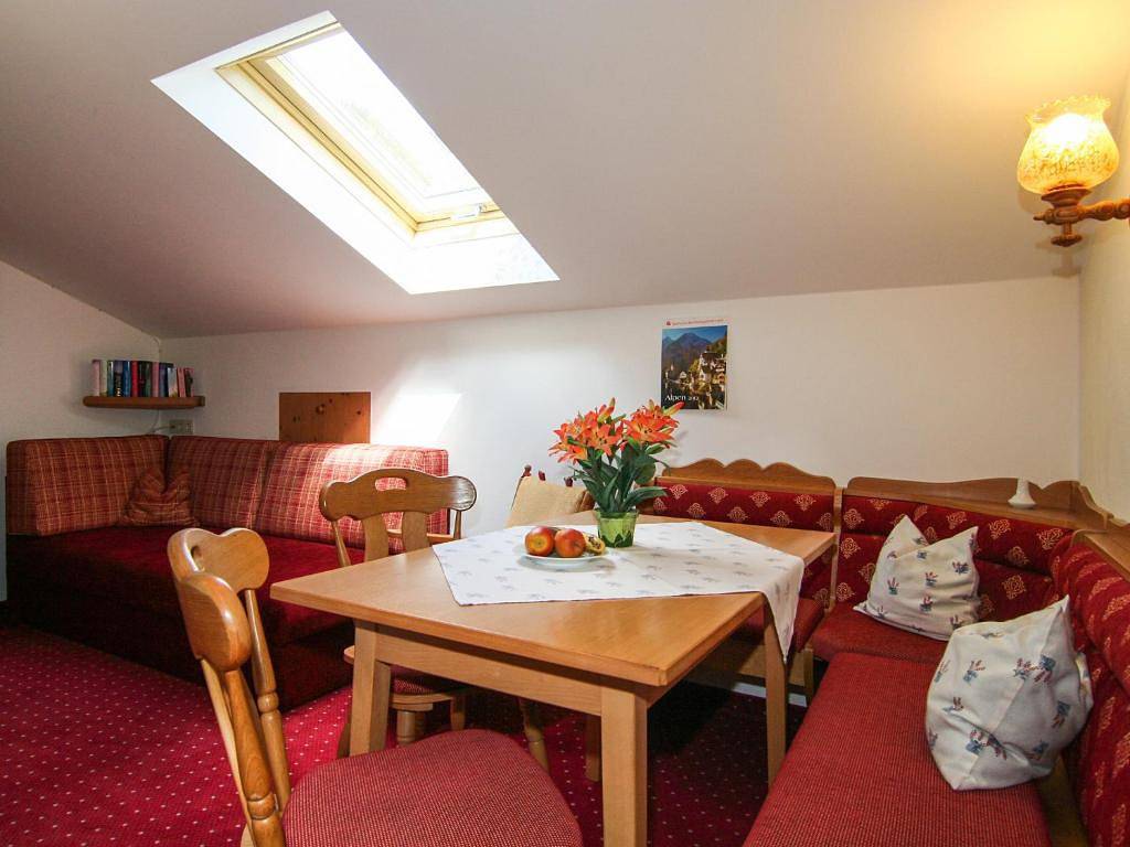 Ganze Ferienwohnung, Haus am Reschenberg Ferienwohnungen - Ferienwohnung Königssee, 1-2 Personen, 28 qm, Balkon, Wohn-Schlafzimmer,Mansarde in Ramsau bei Berchtesgaden, Berchtesgadener Alpen