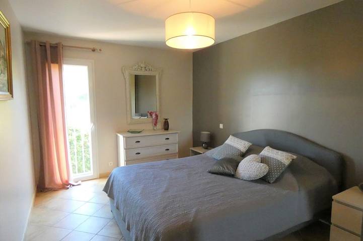 Gîte pour 6 personnes, avec piscine et jardin, animaux acceptés à Rocbaron - 3