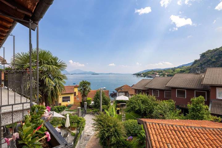 Ferienwohnung für 4 Personen, mit Seeblick und Ausblick sowie Terrasse, mit Haustier
