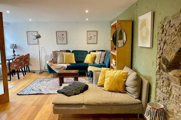 Cottage for 8 people, with terrace in Youlgreave