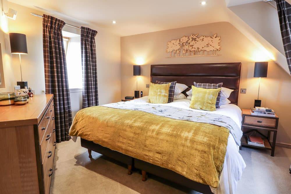 Shepherdess Cottage, pet friendly, luxury holiday cottage in Moffat in Moffat, Dumfries and Galloway