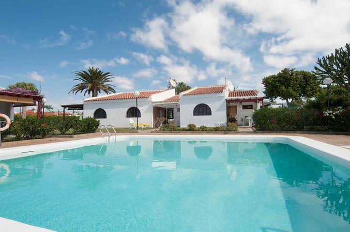 Bungalow für 6 Personen, mit Terrasse und Garten sowie Pool in Maspalomas