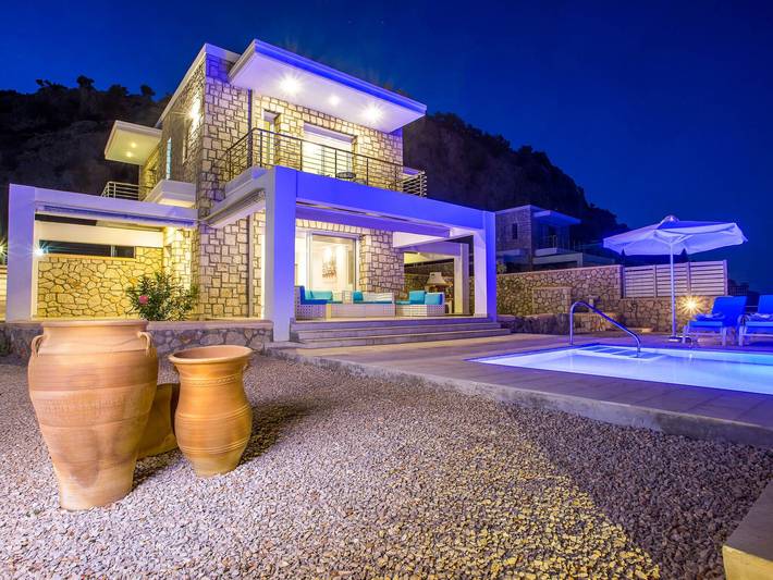 Ferienhaus für 8 Personen, mit Terrasse und Pool auf Rhodos