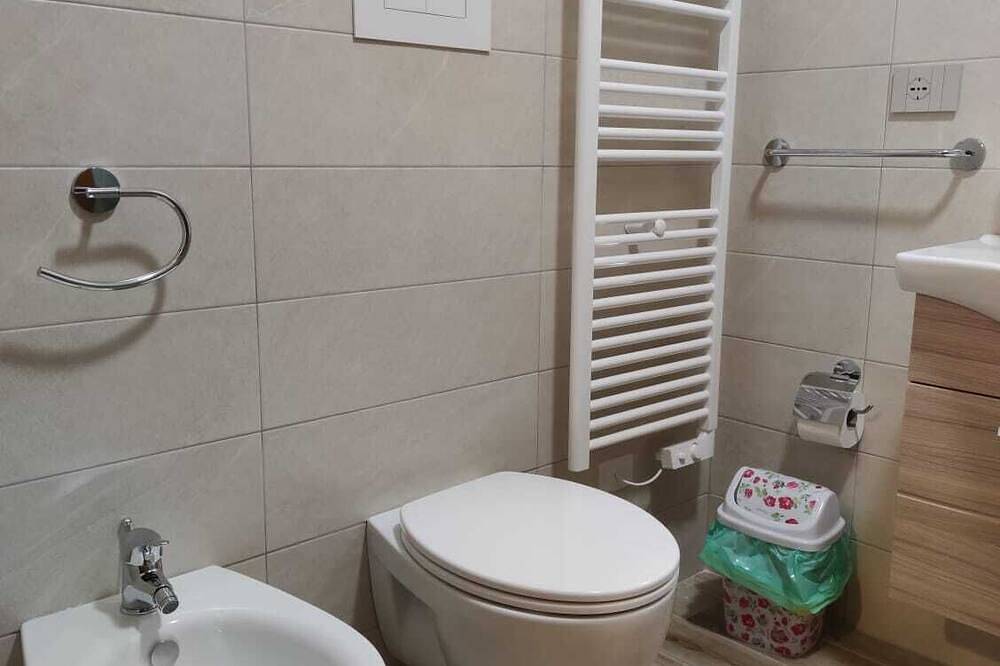 Ganze Wohnung, P & G-Haus im historischen sizilianischen Gebäude in Niscemi, Caltanissetta Provinz