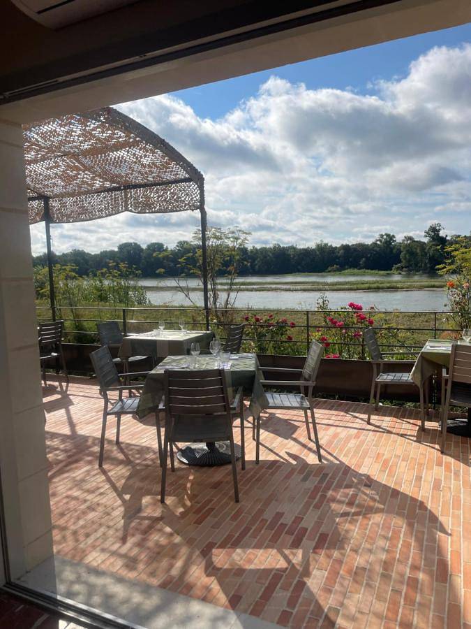 Chambres privées au dessus du restaurant Nuances in La Chapelle-sur-Loire, Vallée de la Loire