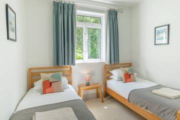 Holiday Rental for 11 People in St Agnes, Cornwall, Photo 2