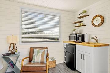 Vacation House for 2 Guests in Texas Hill Country, Texas, Picture 3