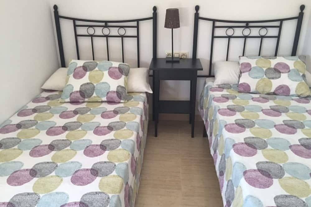 Oferta Especial Miami Playa,  Costa Dorada, gran piscina, Wifi gratis fibra300Mb in El Casalot, Montroig