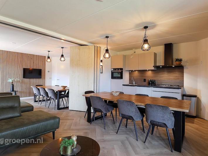 Bungalow voor 14 personen, met balkon/terras en terras in Voorthuizen