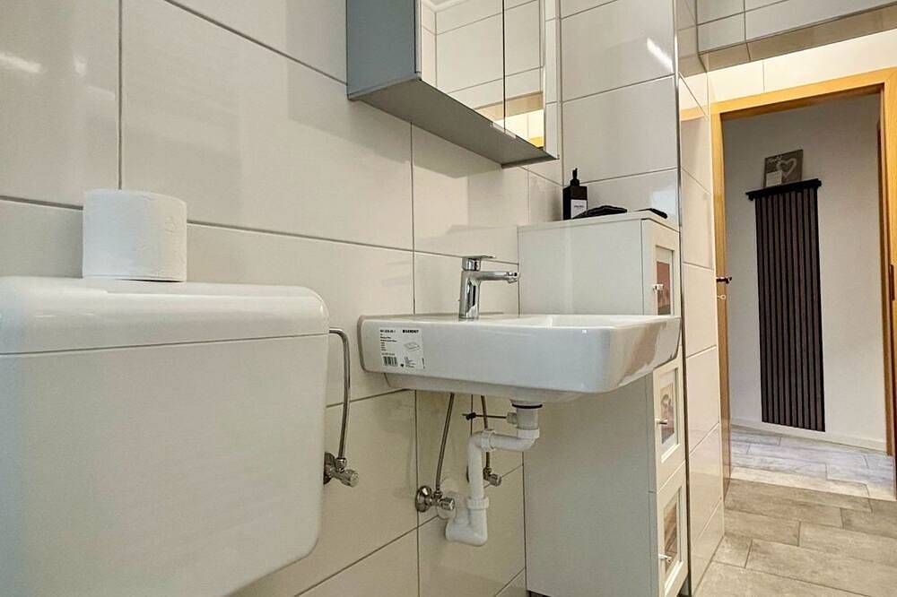 Geheel appartement, City Apartment Osnabrück -- including parking & Wifi, kitchen with dishwasher in Osnabrück, Osnabrück en omgeving