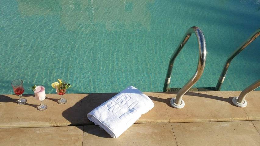 Riad pour 3 personnes, avec piscine ainsi que jardin et vue, animaux acceptés