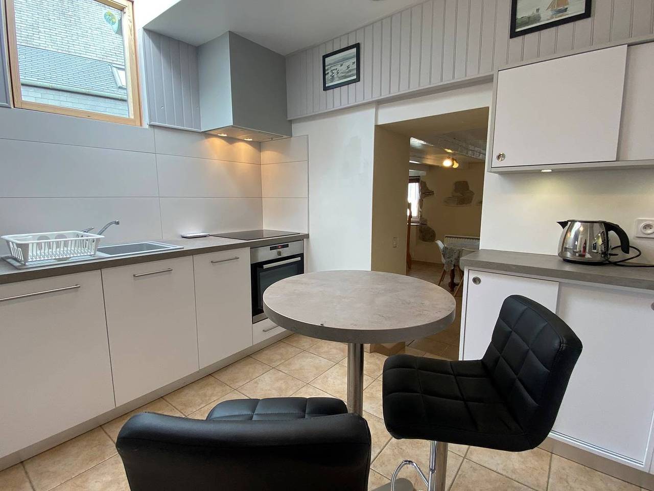 Fisherman's house with terrace 450m from the beach in Tregastel in Trégastel, Costa de granito rosa