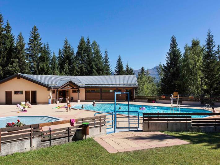 Gîte pour 6 personnes, avec sauna ainsi que terrasse et piscine, animaux acceptés dans Doucy