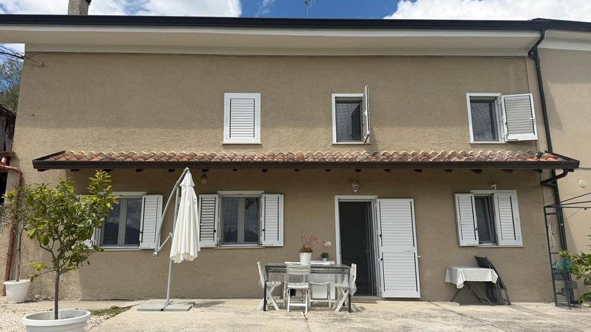 Location de vacances pour 5 personnes, avec Vue à Gallinaro
