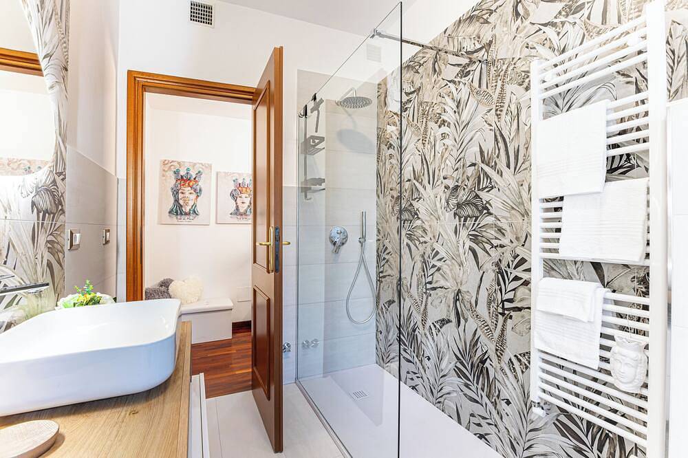 A haven of pure relaxation and elegance. Be enraptured by the Sabine Suite. in Settecamini, Rome