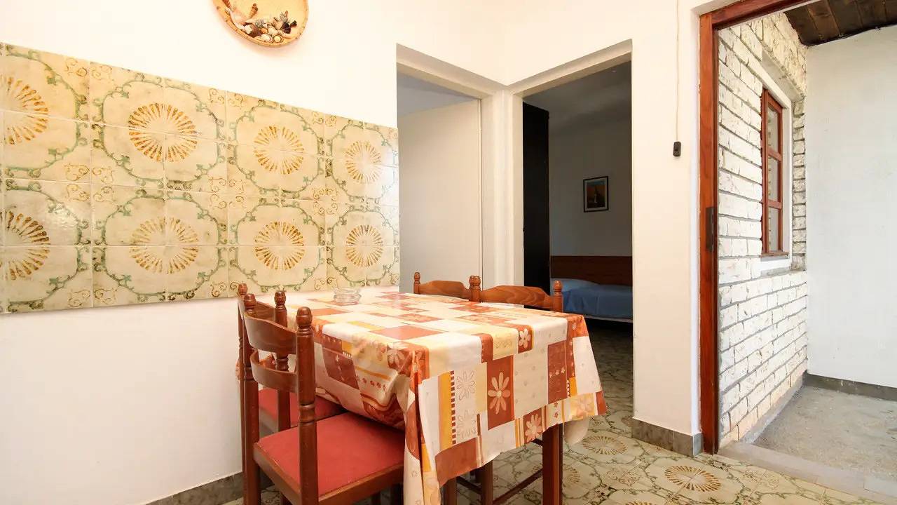 Cijeli apartman za odmor, Ferienwohnung für 5 Personen (30 m²) in Lavdara in Lavdara (Zadar), Sali