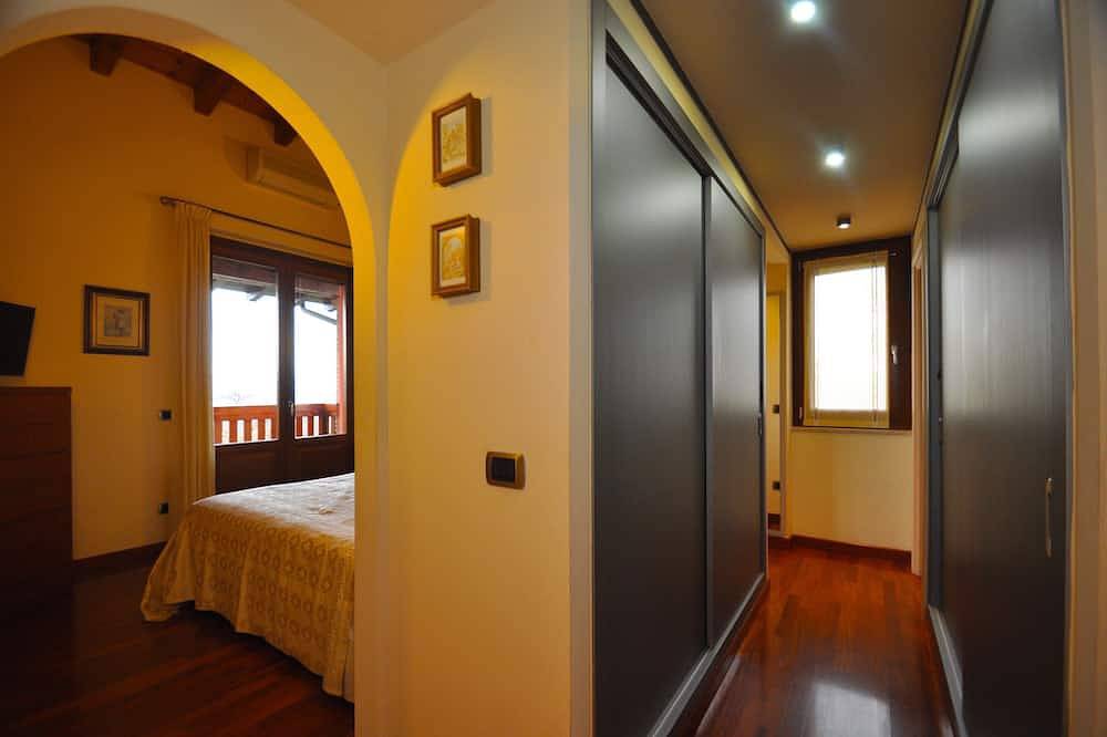 Villa Garden verwarmd privézwembad en airconditioning in alle kamers in Lonato, Garda Bergen