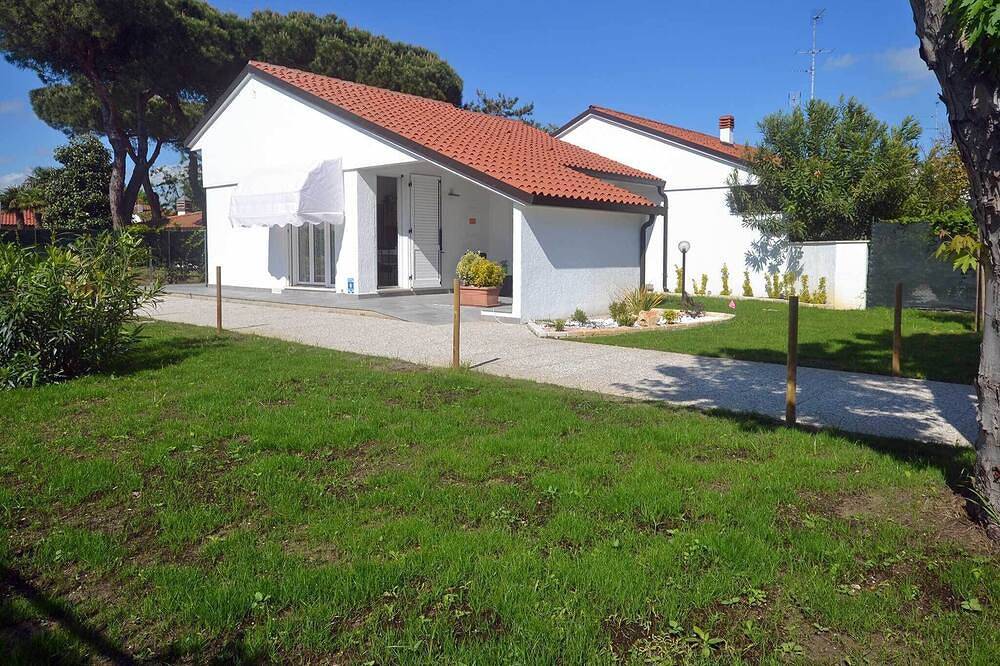 Neue Villa im Erdgeschoss mit großem Garten in einer ruhigen und grünen Umgebung in Comacchio, Ferrara Provinz