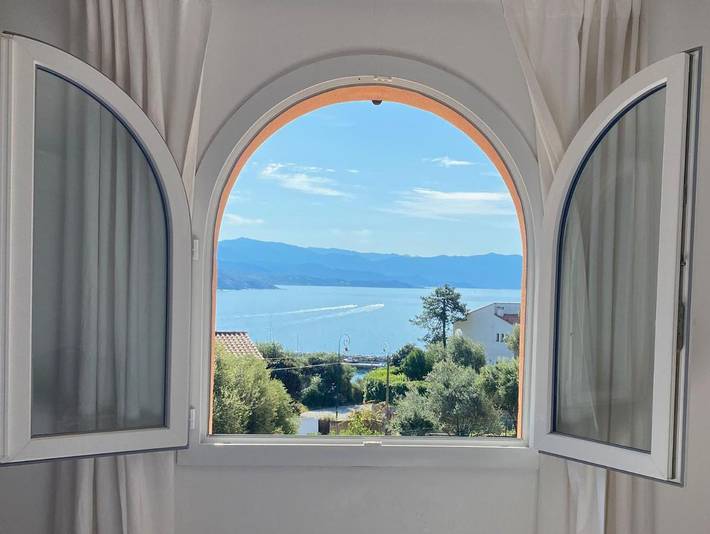 Location de vacances pour 7 personnes, avec jardin et vue, animaux acceptés dans Office de Tourisme de Cargese