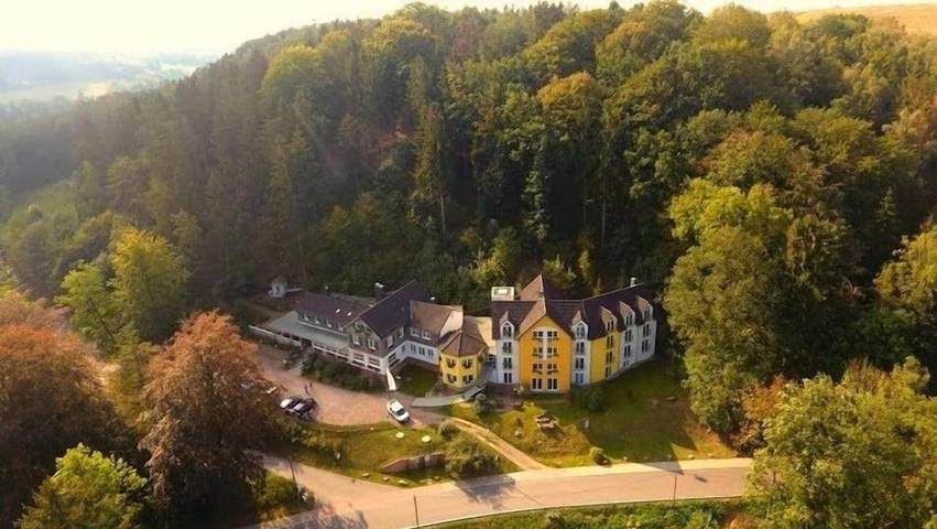 Hotel für 2 Personen, mit Sauna und Terrasse sowie Seeblick in Mittweida