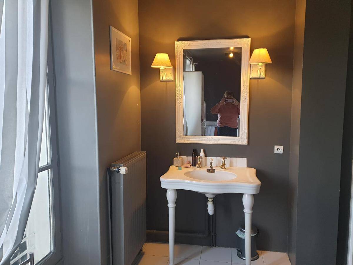 Double Room with Shared Bathroom in Ury, Parc naturel régional du Gâtinais français