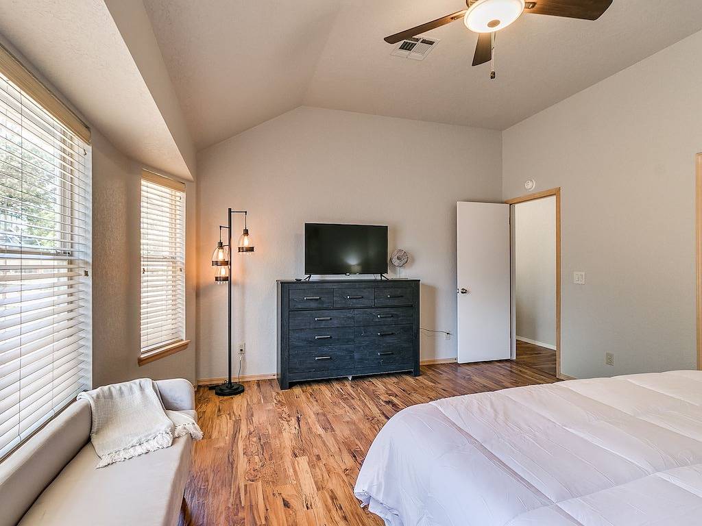 A Serene Family Stay in Edmond in Edmond, Oklahoma County