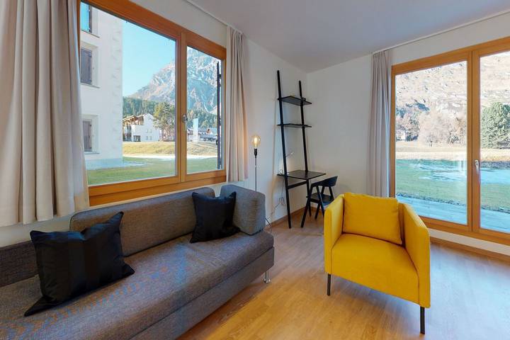 Ganze Wohnung, Apartment Blaunca - Lichtdurchflutete Wohnung mit Terrassen in Maloja in Bregaglia, Sankt Moritz