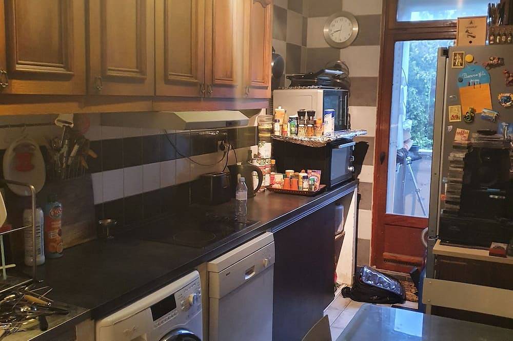 Apartamento entero, Furnished, independent 10 m2 room for rent in apartment  in Vitry-sur-Seine, Valle del Marne