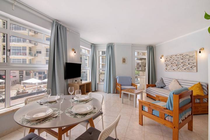 Apartamento entero, Colmeia Al - Casa Abelha: Apartamento a poucos passos da praia em Armação de Pera in Armação de Pêra (costa), Armação de Pera