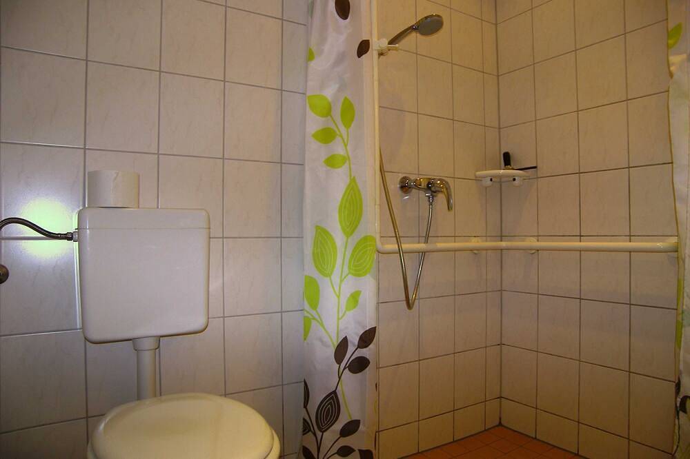 Ganze Wohnung, Fewo 5 - Mobilcamp Heringsdorf Gmbh Haus Triftende in Drei Kaiserbäder, Heringsdorf