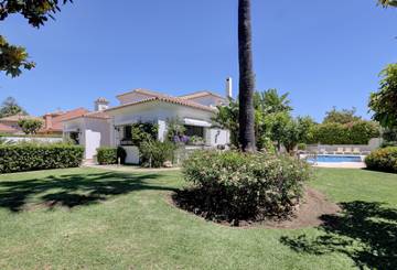 Chalet para 8 Personas en Playa de Cortijo Blanco, Marbella, Foto 3