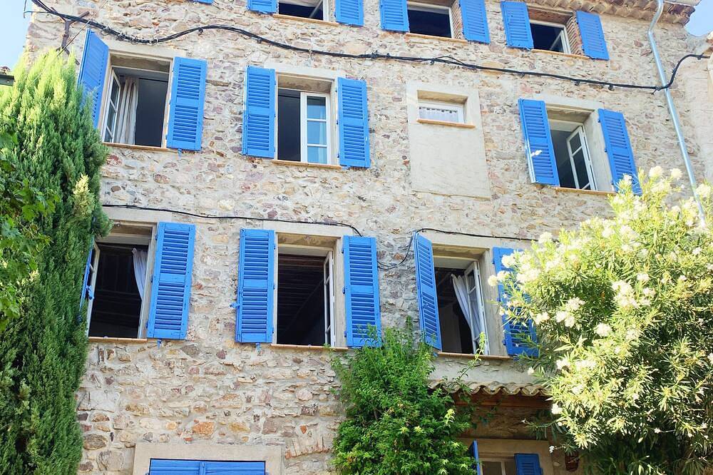 Charming house in a Provencal village 20 minutes from the beach in Pierrefeu-du-Var, Toulon regio