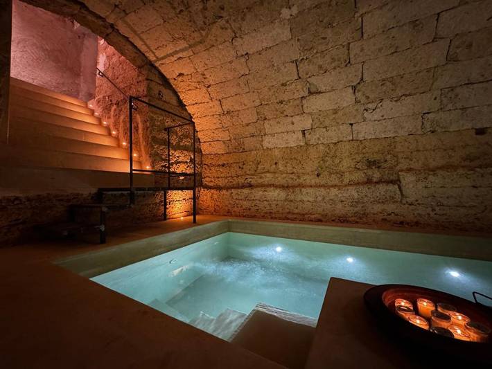 Villa per 4 persone, con piscina e giardino nonché idromassaggio e terrazza a Galatone