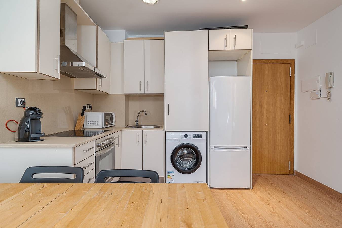 Entire apartment, Guestready - Bright home near Montjuïc in Barcelona Centre, Barcelona