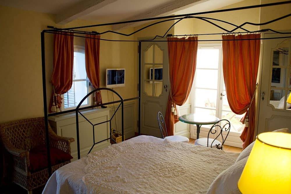 Appartement entier, Studio de Qualité, dans Bastide Provençale, vue Mer et Piscine, Cassis in Cassis, Parc national des Calanques