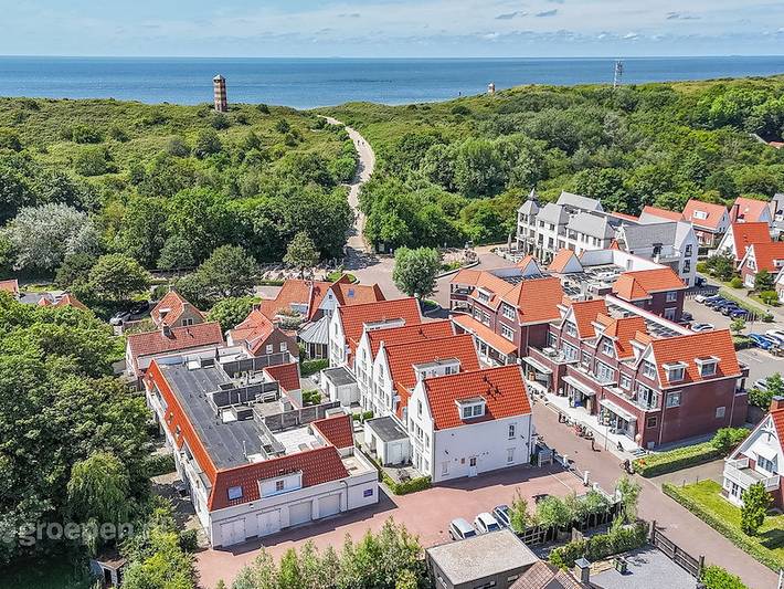Vakantiehuis voor 6 personen, with balkon/terras and terras as well as uitzicht op het meer and sauna in Dishoek