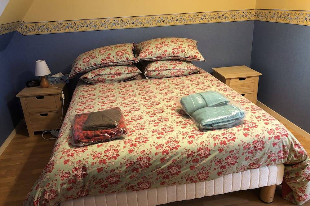 Charming house in the heart of Normandy-special reduction julliet/aout in Saint-Sauveur-de-la-Mer, Lisieux region