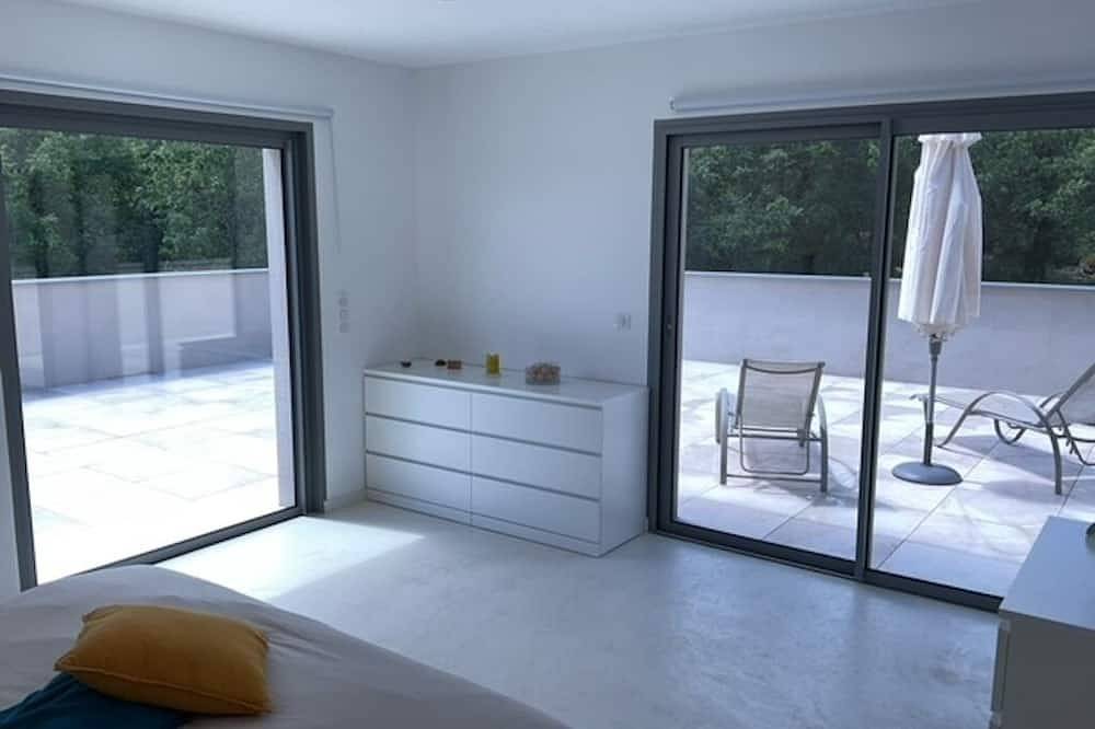 Villa Contemporaine Avec Piscine . Le 210 in Saint-Alban-Auriolles, Ardèche