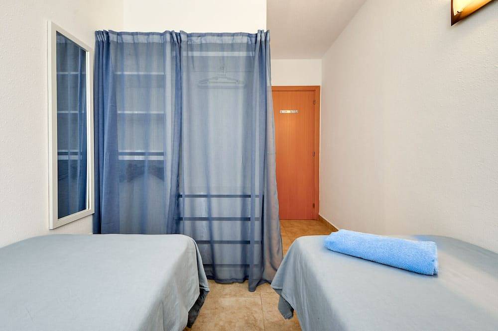 Entire apartment, Sun Village  P4 in Palau-saverdera, Upper Empordà