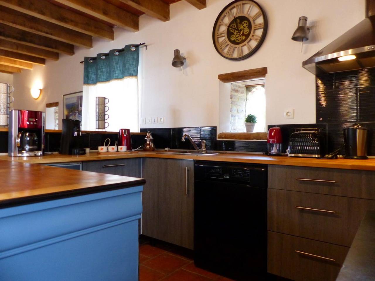 Großes restauriertes Ferienhaus mit Klimaanlage, ideal für Familien in Lurcy-Lévis, Allier