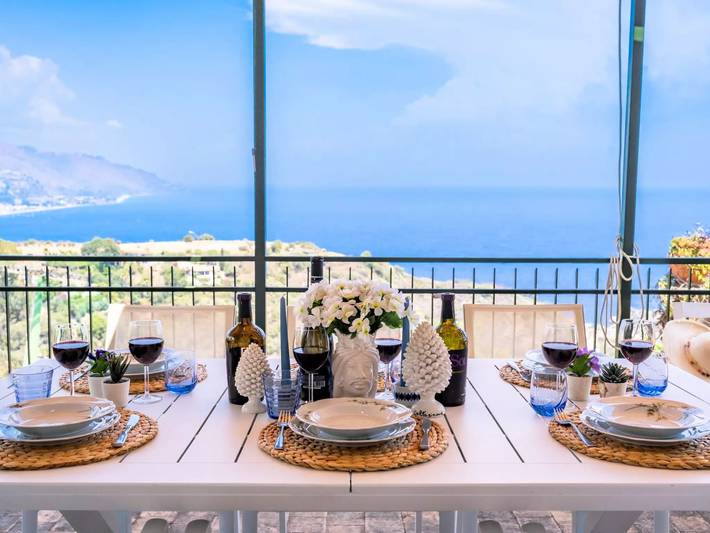 Villa for 6 people, with garden in Taormina